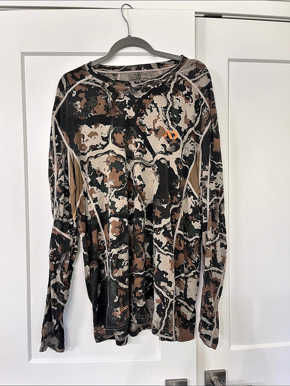AEROWOOL #365 # Camo Long Sleeve Top